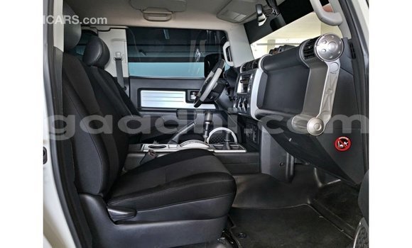 Buy Import Toyota FJ Cruiser White Car in Import - Dubai in Somalia Buy Import Toyota FJ Cruiser White Car in Import - Dubai in Somalia