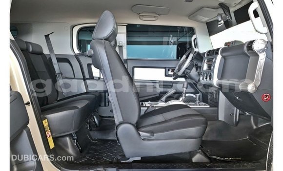 Buy Import Toyota FJ Cruiser White Car in Import - Dubai in Somalia Buy Import Toyota FJ Cruiser White Car in Import - Dubai in Somalia