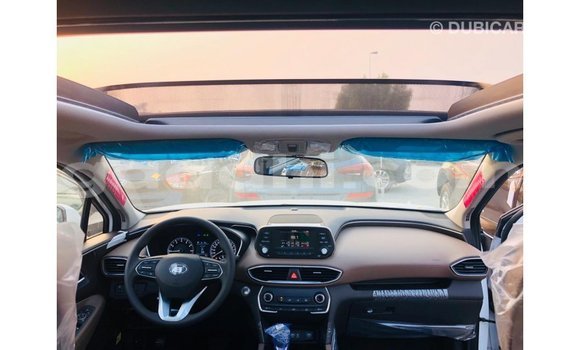 Acheter Import Voiture Hyundai Santa Fe Blanc à Import - Dubai, Somalie Acheter Import Voiture Hyundai Santa Fe Blanc à Import - Dubai, Somalie