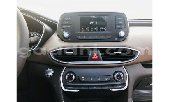 Acheter Import Voiture Hyundai Santa Fe Blanc à Import - Dubai, Somalie Acheter Import Voiture Hyundai Santa Fe Blanc à Import - Dubai, Somalie