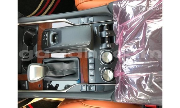 اشتري Imported Lexus LX آخر سيارة في Import - Dubai في الصومال اشتري Imported Lexus LX آخر سيارة في Import - Dubai في الصومال