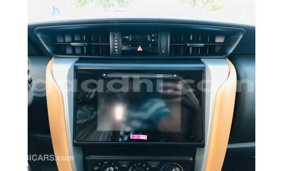 اشتري Imported Toyota Fortuner أسود سيارة في Import - Dubai في الصومال اشتري Imported Toyota Fortuner أسود سيارة في Import - Dubai في الصومال