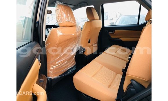 اشتري Imported Toyota Fortuner أسود سيارة في Import - Dubai في الصومال اشتري Imported Toyota Fortuner أسود سيارة في Import - Dubai في الصومال