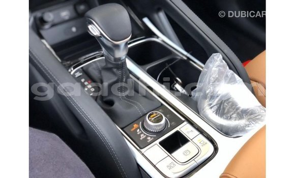 Buy Import Kia Carens White Car in Import - Dubai in Somalia Buy Import Kia Carens White Car in Import - Dubai in Somalia