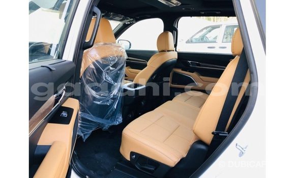 Buy Import Kia Carens White Car in Import - Dubai in Somalia Buy Import Kia Carens White Car in Import - Dubai in Somalia