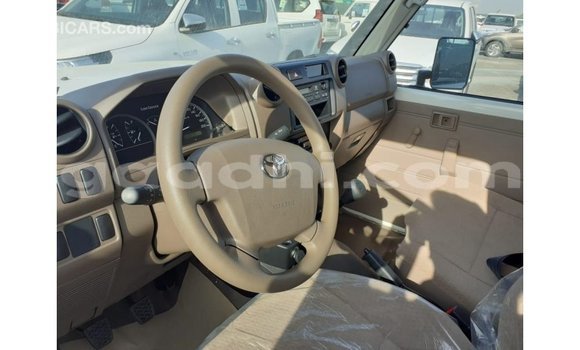 ይግዙ Imported Toyota Land Cruiser ነጭ መኪና በ Import - Dubai በ ሶማሊያ ይግዙ Imported Toyota Land Cruiser ነጭ መኪና በ Import - Dubai በ ሶማሊያ