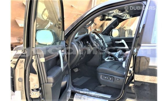 ይግዙ Imported Toyota Land Cruiser ጥቁር መኪና በ Import - Dubai በ ሶማሊያ ይግዙ Imported Toyota Land Cruiser ጥቁር መኪና በ Import - Dubai በ ሶማሊያ