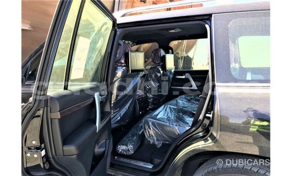 ይግዙ Imported Toyota Land Cruiser ጥቁር መኪና በ Import - Dubai በ ሶማሊያ ይግዙ Imported Toyota Land Cruiser ጥቁር መኪና በ Import - Dubai በ ሶማሊያ