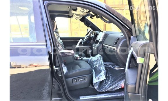 ይግዙ Imported Toyota Land Cruiser ጥቁር መኪና በ Import - Dubai በ ሶማሊያ ይግዙ Imported Toyota Land Cruiser ጥቁር መኪና በ Import - Dubai በ ሶማሊያ