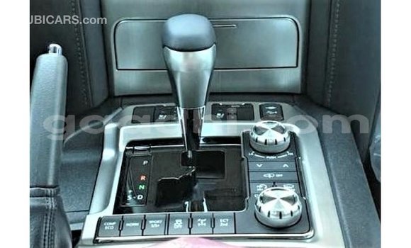 ይግዙ Imported Toyota Land Cruiser ጥቁር መኪና በ Import - Dubai በ ሶማሊያ ይግዙ Imported Toyota Land Cruiser ጥቁር መኪና በ Import - Dubai በ ሶማሊያ