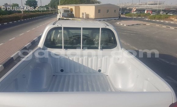 Acheter Import Voiture Mitsubishi L200 Blanc à Import - Dubai, Somalie Acheter Import Voiture Mitsubishi L200 Blanc à Import - Dubai, Somalie