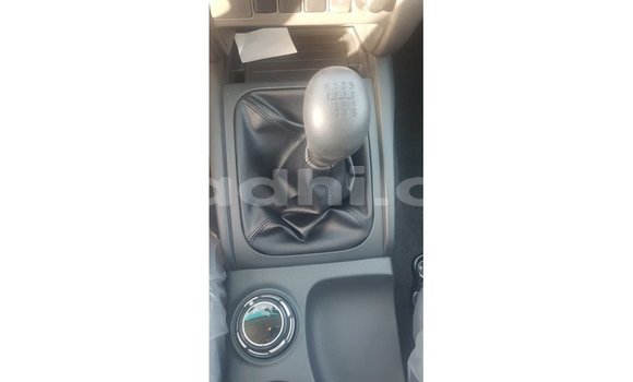 Acheter Import Voiture Mitsubishi L200 Blanc à Import - Dubai, Somalie Acheter Import Voiture Mitsubishi L200 Blanc à Import - Dubai, Somalie