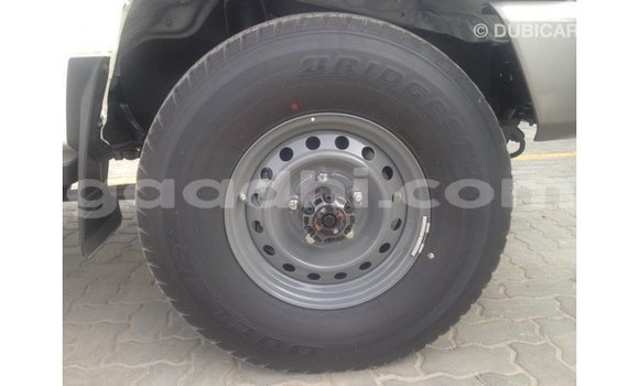 ይግዙ Imported Toyota Land Cruiser ነጭ መኪና በ Import - Dubai በ ሶማሊያ ይግዙ Imported Toyota Land Cruiser ነጭ መኪና በ Import - Dubai በ ሶማሊያ
