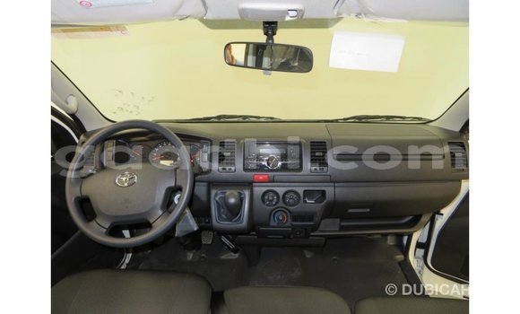 Acheter Import Voiture Toyota Hiace Blanc à Import - Dubai, Somalie Acheter Import Voiture Toyota Hiace Blanc à Import - Dubai, Somalie