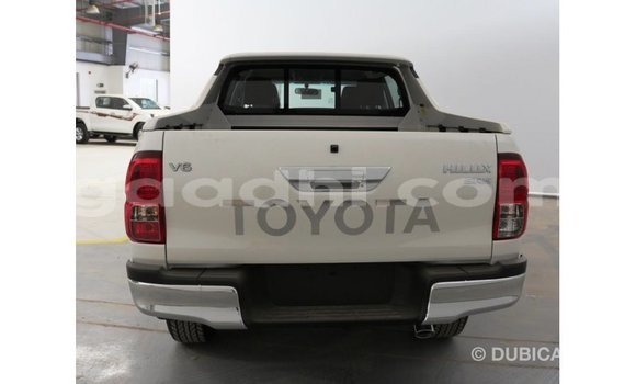 Acheter Import Voiture Toyota Hilux Blanc à Import - Dubai, Somalie Acheter Import Voiture Toyota Hilux Blanc à Import - Dubai, Somalie