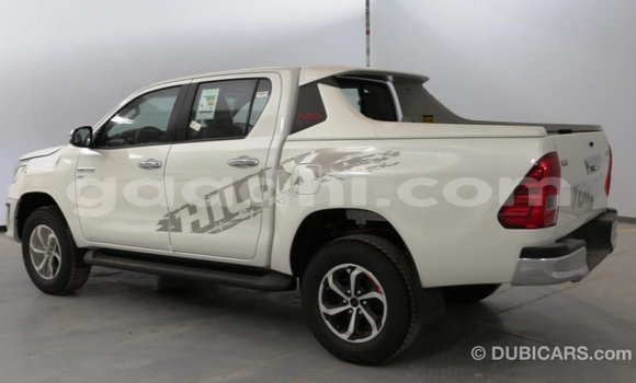 Acheter Import Voiture Toyota Hilux Blanc à Import - Dubai, Somalie Acheter Import Voiture Toyota Hilux Blanc à Import - Dubai, Somalie