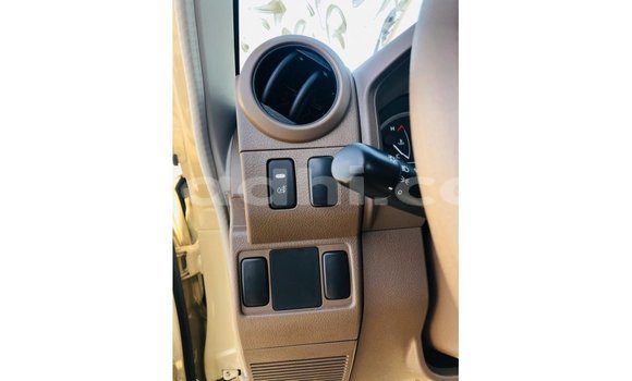 Imported Toyota Land Cruiser Beige Makiinaa iti Import - Dubai keessatti Somalia keessatti Imported Toyota Land Cruiser Beige Makiinaa iti Import - Dubai keessatti Somalia keessatti