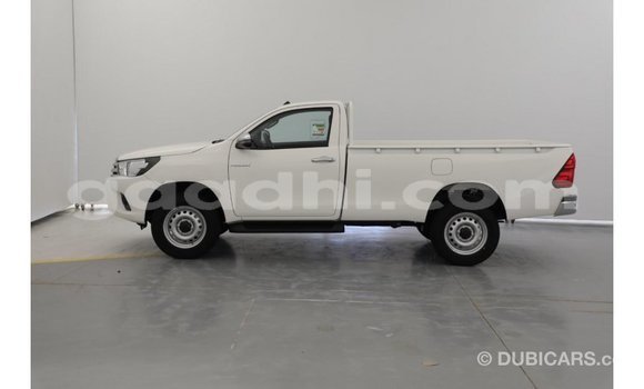 Acheter Import Voiture Toyota Hilux Blanc à Import - Dubai, Somalie Acheter Import Voiture Toyota Hilux Blanc à Import - Dubai, Somalie