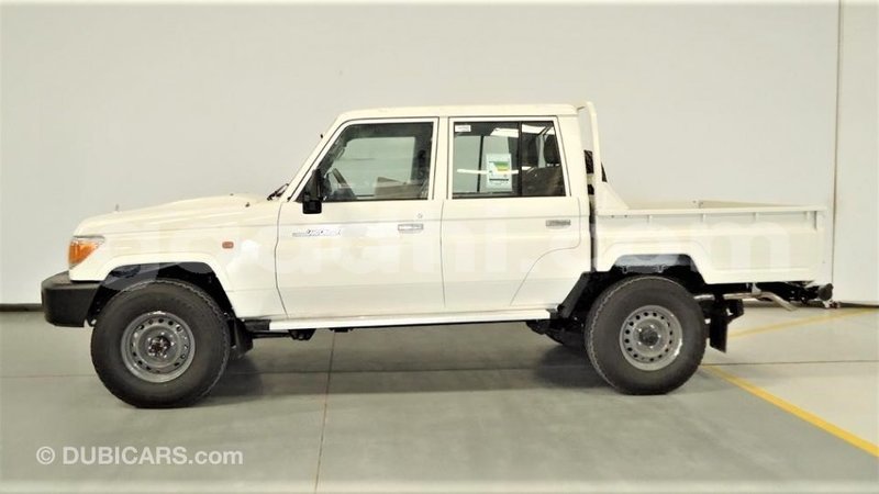 Big with watermark toyota land cruiser somalia import dubai 5081