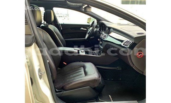 Buy Import Mercedes-Benz 190 White Car in Import - Dubai in Somalia Buy Import Mercedes-Benz 190 White Car in Import - Dubai in Somalia