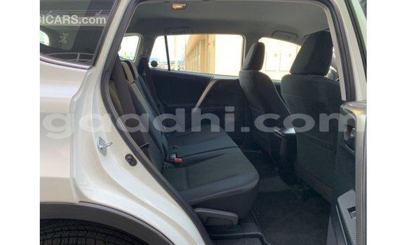 Buy Import Toyota HiAce White Truck in Import - Dubai in Somalia Buy Import Toyota HiAce White Truck in Import - Dubai in Somalia