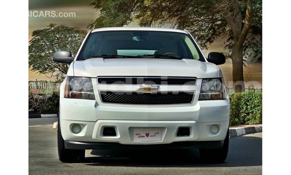 Nunua Imported Chevrolet Tahoe Nyeupe Gari ndani ya Import - Dubai nchini Somalia Nunua Imported Chevrolet Tahoe Nyeupe Gari ndani ya Import - Dubai nchini Somalia