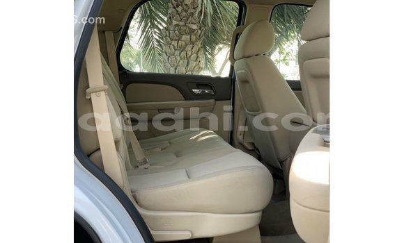 Nunua Imported Chevrolet Tahoe Nyeupe Gari ndani ya Import - Dubai nchini Somalia Nunua Imported Chevrolet Tahoe Nyeupe Gari ndani ya Import - Dubai nchini Somalia