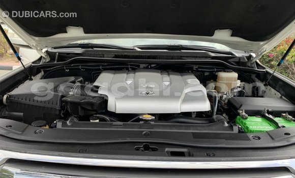 ይግዙ Imported Toyota Land Cruiser ነጭ መኪና በ Import - Dubai በ ሶማሊያ ይግዙ Imported Toyota Land Cruiser ነጭ መኪና በ Import - Dubai በ ሶማሊያ