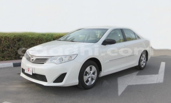 Buy Import Toyota Camry White Car in Import - Dubai in Somalia