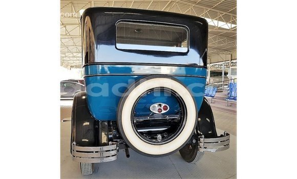 Acheter Import Voiture Buick Electra Bleu à Import - Dubai, Somalie Acheter Import Voiture Buick Electra Bleu à Import - Dubai, Somalie