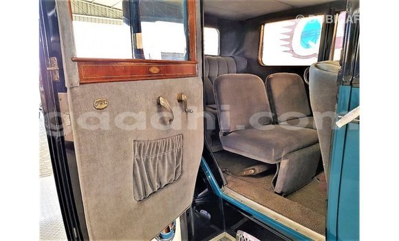 Acheter Import Voiture Buick Electra Bleu à Import - Dubai, Somalie Acheter Import Voiture Buick Electra Bleu à Import - Dubai, Somalie