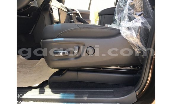 Acheter Import Voiture Toyota Prado Marron à Import - Dubai, Somalie Acheter Import Voiture Toyota Prado Marron à Import - Dubai, Somalie