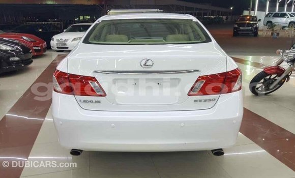 Imported Lexus ES White Makiinaa iti Import - Dubai keessatti Somalia keessatti Imported Lexus ES White Makiinaa iti Import - Dubai keessatti Somalia keessatti