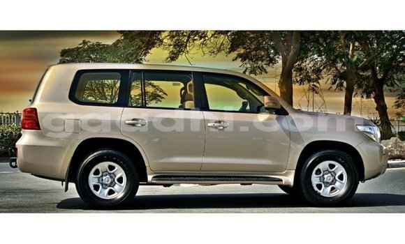 ይግዙ Imported Toyota Land Cruiser ሌላ መኪና በ Import - Dubai በ ሶማሊያ ይግዙ Imported Toyota Land Cruiser ሌላ መኪና በ Import - Dubai በ ሶማሊያ