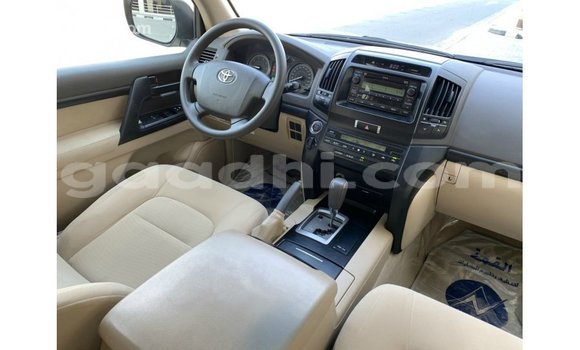 ይግዙ Imported Toyota Land Cruiser ሌላ መኪና በ Import - Dubai በ ሶማሊያ ይግዙ Imported Toyota Land Cruiser ሌላ መኪና በ Import - Dubai በ ሶማሊያ