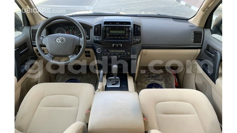 Big with watermark toyota land cruiser somalia import dubai 5115