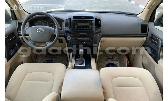 ይግዙ Imported Toyota Land Cruiser ሌላ መኪና በ Import - Dubai በ ሶማሊያ ይግዙ Imported Toyota Land Cruiser ሌላ መኪና በ Import - Dubai በ ሶማሊያ