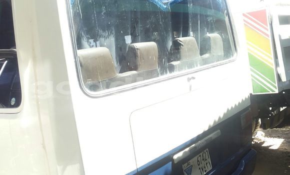 اشتري جديد Toyota 4Runner أبيض سيارة في هرجيسا في أرض الصومال اشتري جديد Toyota 4Runner أبيض سيارة في هرجيسا في أرض الصومال