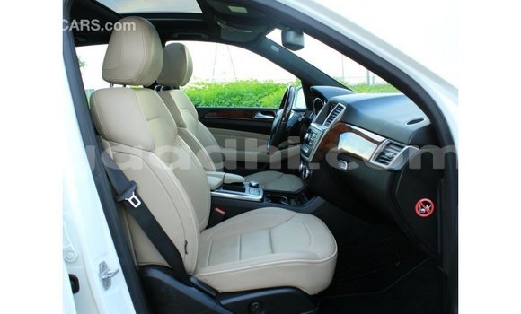 Buy Import Mercedes-Benz 190 White Car in Import - Dubai in Somalia Buy Import Mercedes-Benz 190 White Car in Import - Dubai in Somalia