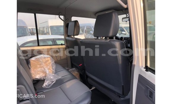 ይግዙ Imported Toyota Land Cruiser ነጭ መኪና በ Import - Dubai በ ሶማሊያ ይግዙ Imported Toyota Land Cruiser ነጭ መኪና በ Import - Dubai በ ሶማሊያ
