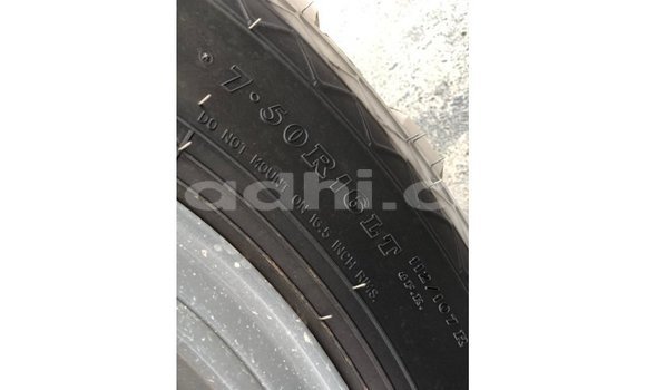 ይግዙ Imported Toyota Land Cruiser ነጭ መኪና በ Import - Dubai በ ሶማሊያ ይግዙ Imported Toyota Land Cruiser ነጭ መኪና በ Import - Dubai በ ሶማሊያ