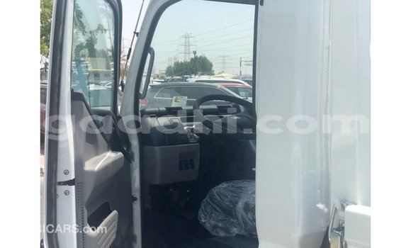 Acheter Import Utilitaire Mitsubishi L400 Blanc à Import - Dubai, Somalie Acheter Import Utilitaire Mitsubishi L400 Blanc à Import - Dubai, Somalie