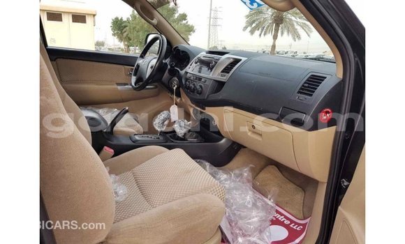 اشتري Imported Toyota Fortuner آخر سيارة في Import - Dubai في الصومال اشتري Imported Toyota Fortuner آخر سيارة في Import - Dubai في الصومال