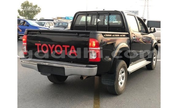 اشتري Imported Toyota Hilux أسود سيارة في Import - Dubai في الصومال اشتري Imported Toyota Hilux أسود سيارة في Import - Dubai في الصومال