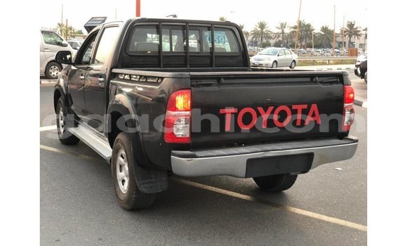اشتري Imported Toyota Hilux أسود سيارة في Import - Dubai في الصومال اشتري Imported Toyota Hilux أسود سيارة في Import - Dubai في الصومال