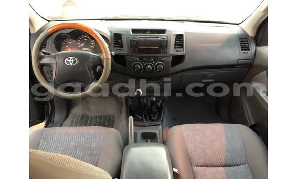 اشتري Imported Toyota Hilux أسود سيارة في Import - Dubai في الصومال اشتري Imported Toyota Hilux أسود سيارة في Import - Dubai في الصومال