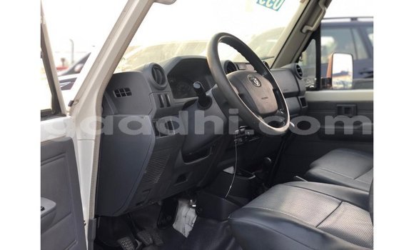 ይግዙ Imported Toyota Land Cruiser ነጭ መኪና በ Import - Dubai በ ሶማሊያ ይግዙ Imported Toyota Land Cruiser ነጭ መኪና በ Import - Dubai በ ሶማሊያ
