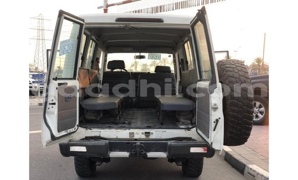 ይግዙ Imported Toyota Land Cruiser ነጭ መኪና በ Import - Dubai በ ሶማሊያ ይግዙ Imported Toyota Land Cruiser ነጭ መኪና በ Import - Dubai በ ሶማሊያ