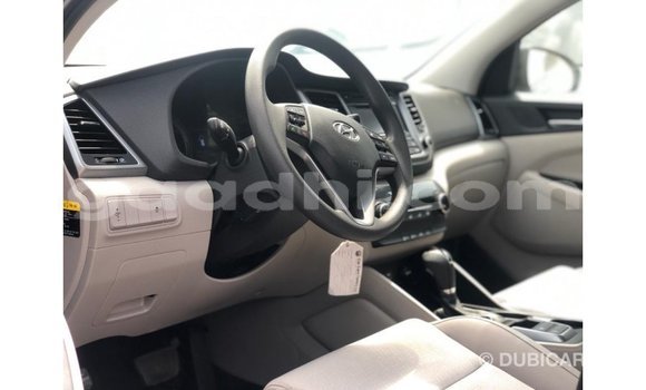 اشتري Imported Hyundai Tucson أسود سيارة في Import - Dubai في الصومال اشتري Imported Hyundai Tucson أسود سيارة في Import - Dubai في الصومال