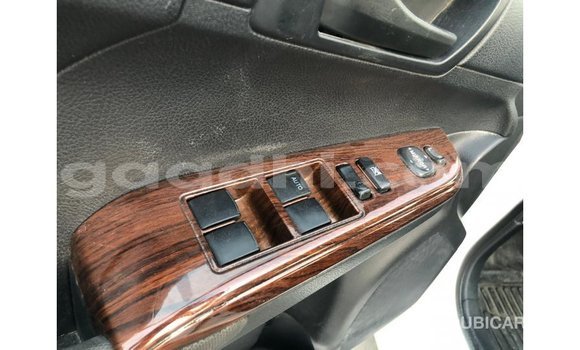 Acheter Import Voiture Toyota Camry Blanc à Import - Dubai, Somalie Acheter Import Voiture Toyota Camry Blanc à Import - Dubai, Somalie